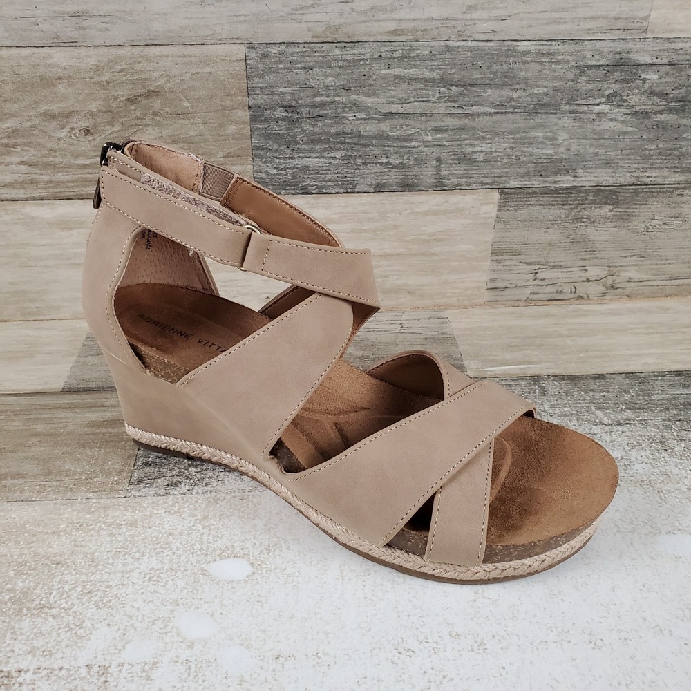 Adrienne Vittadini Trots Womens Wedge Sandal Sz 7.5 M Taupe Crisscross Straps